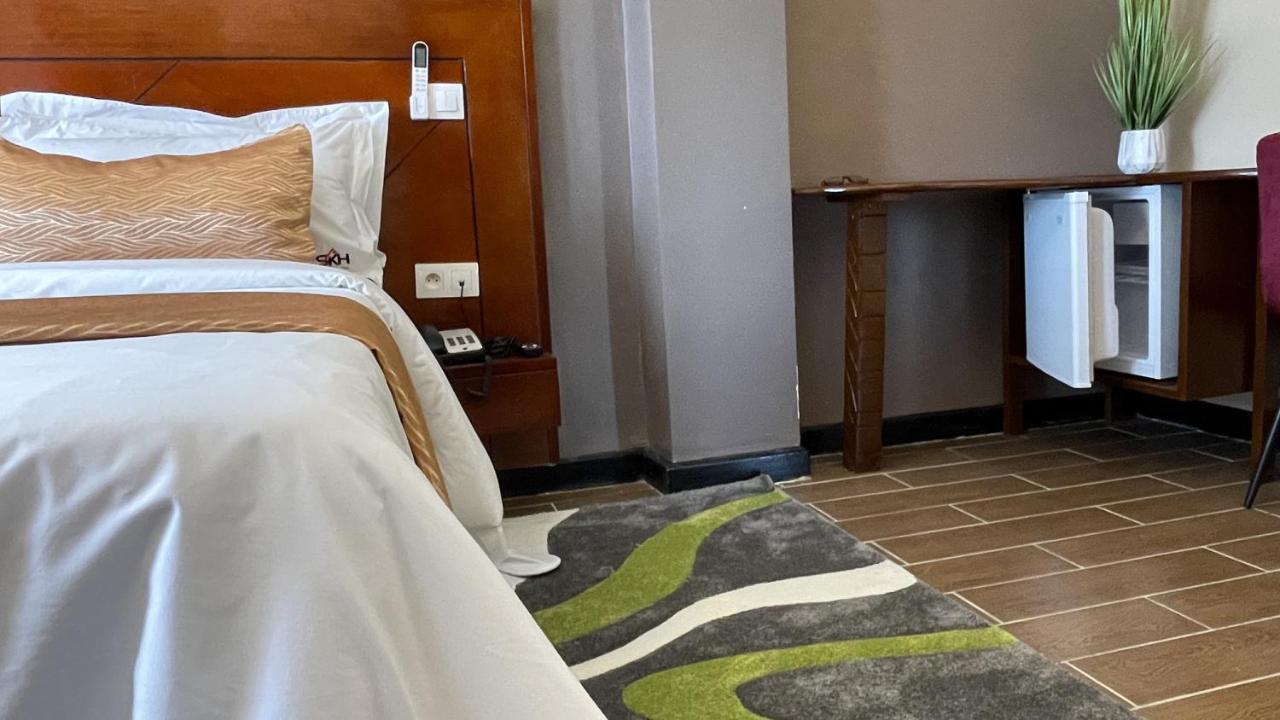 Sky Kenako Hotel Kribi Kültér fotó