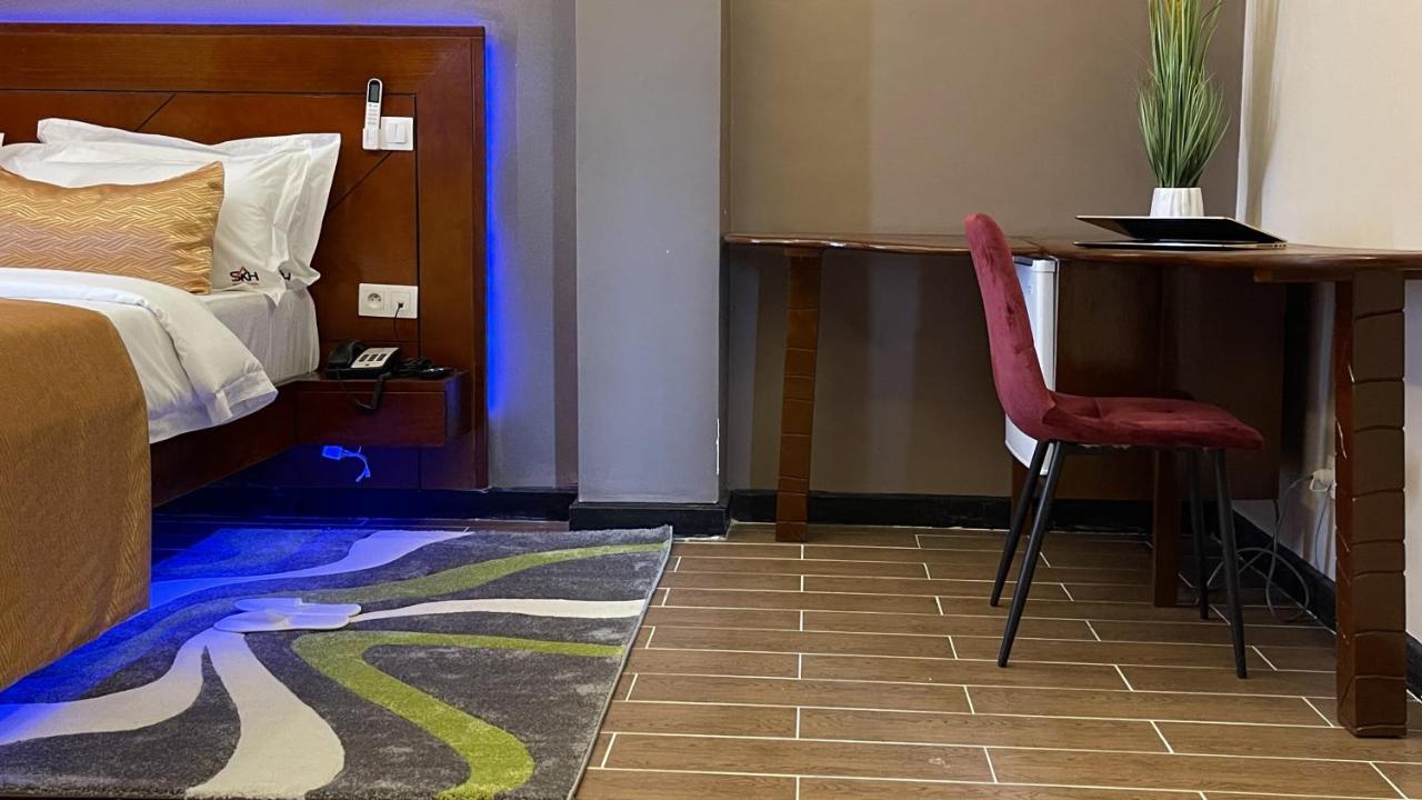 Sky Kenako Hotel Kribi Kültér fotó