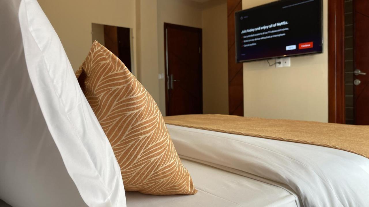 Sky Kenako Hotel Kribi Kültér fotó