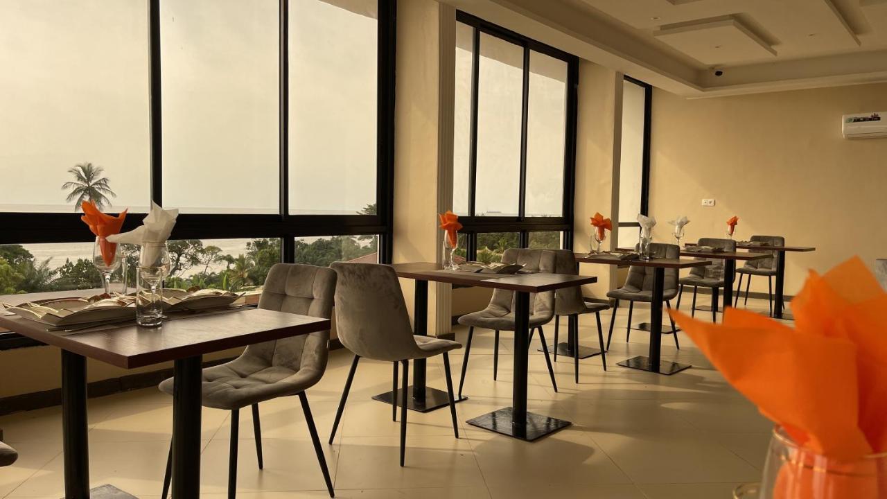Sky Kenako Hotel Kribi Kültér fotó