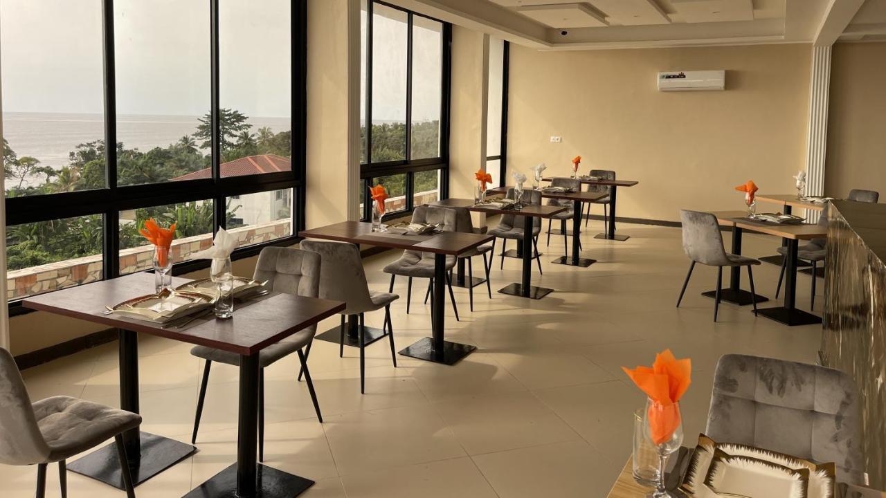 Sky Kenako Hotel Kribi Kültér fotó