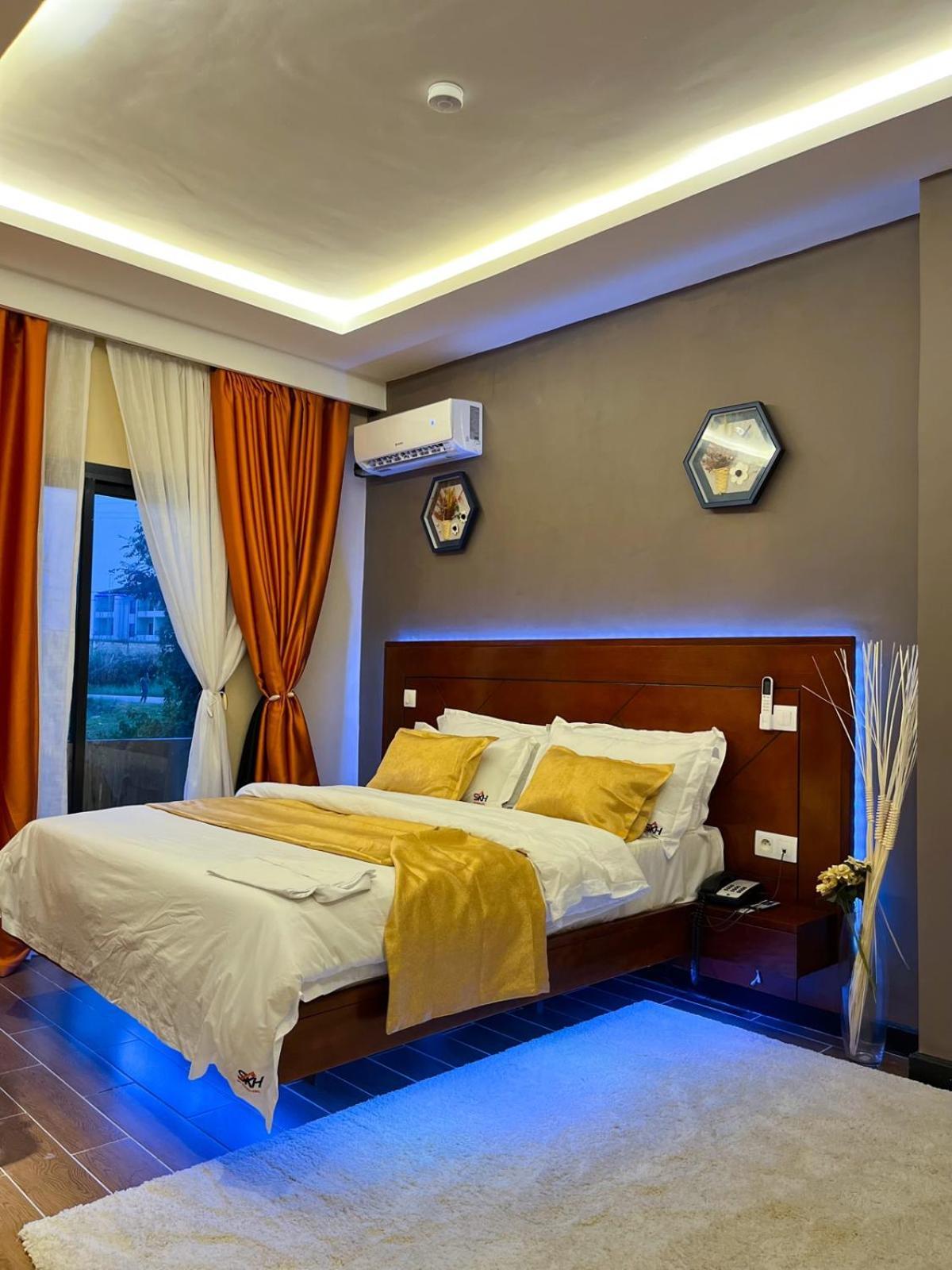 Sky Kenako Hotel Kribi Kültér fotó