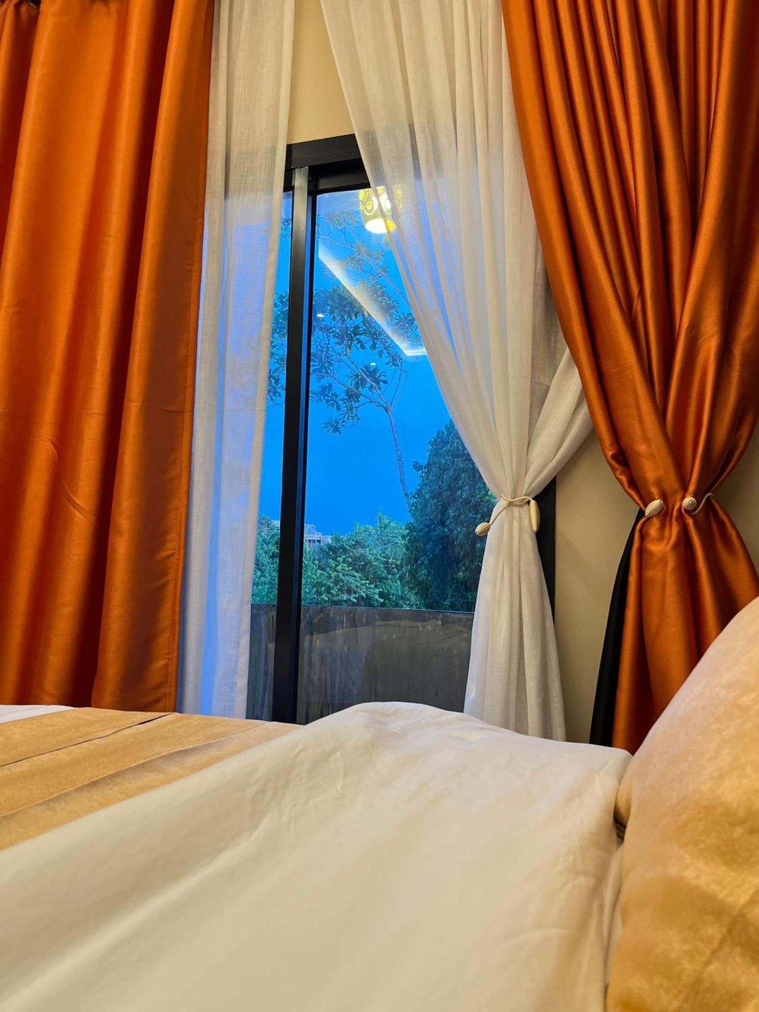 Sky Kenako Hotel Kribi Kültér fotó