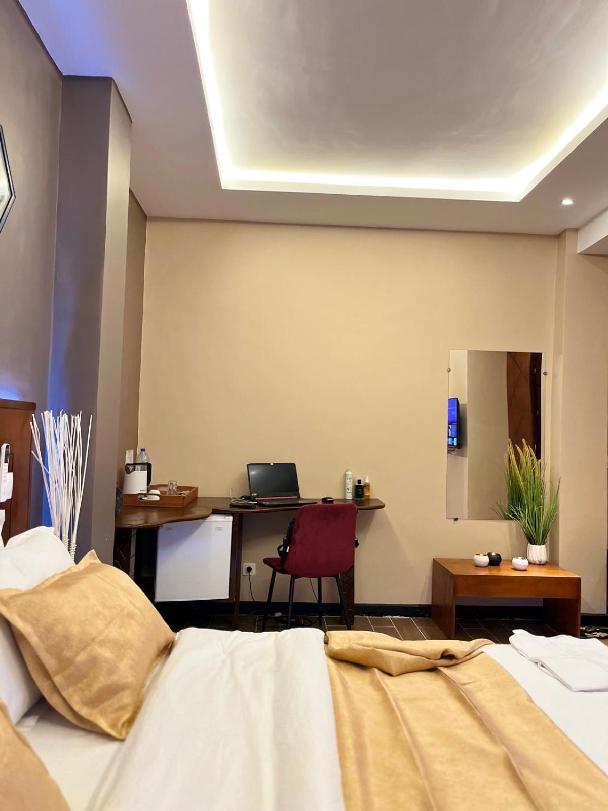 Sky Kenako Hotel Kribi Kültér fotó