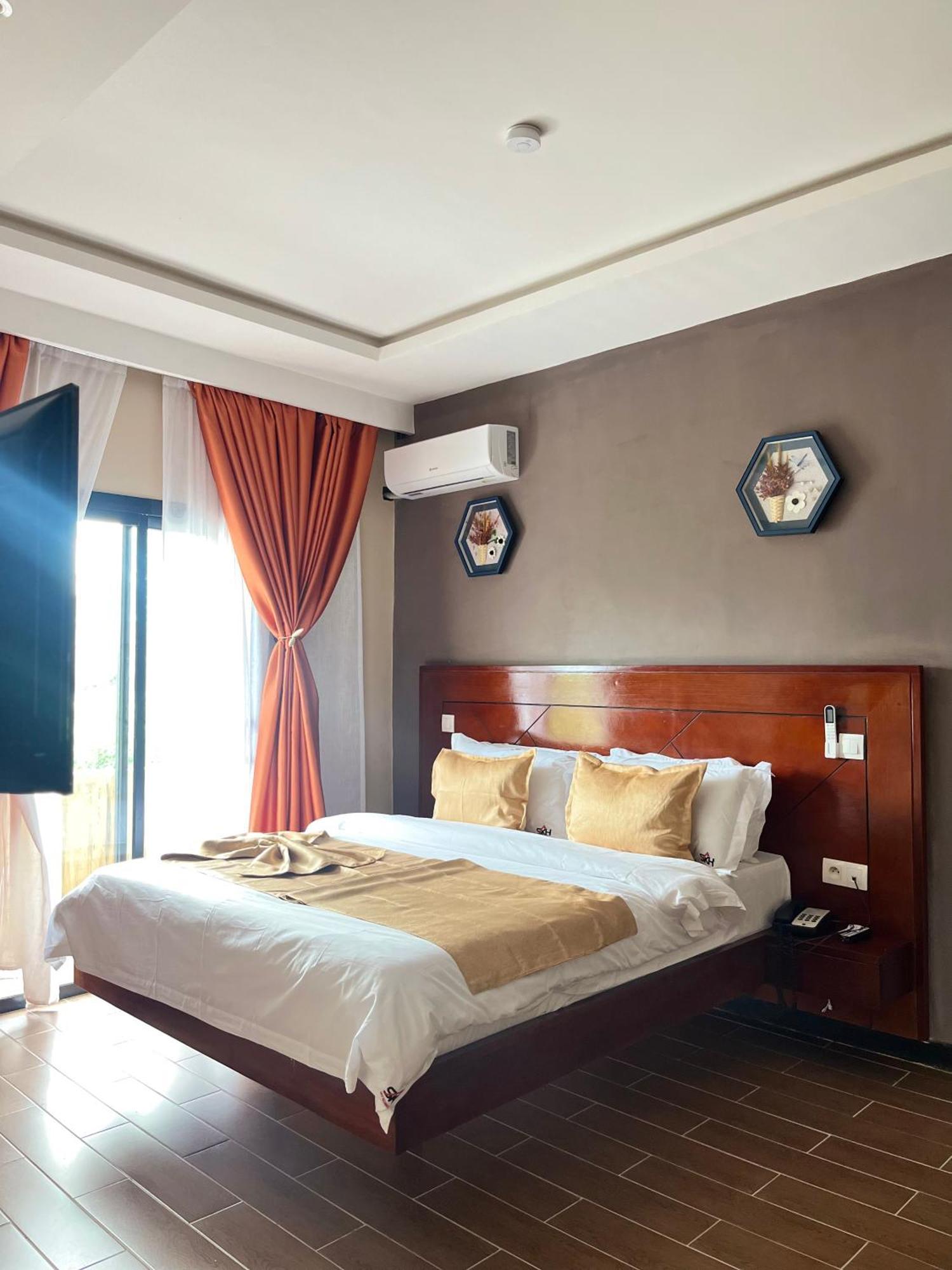 Sky Kenako Hotel Kribi Kültér fotó